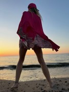 orient kimono zachód słońca na plaży wakacje Bałtyk