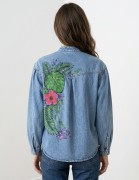 jeans koszula z hawajskim motywem