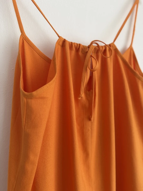 len wiskoza sukienka pomarańczowa na szelkach z klieszeniami Orange długa wakacyjna dress