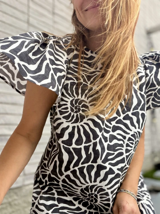 sukienka maxi dress shells muszle długa wiskoza z kieszeniami rękawek motyl