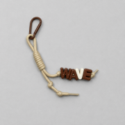 key ring brelok napis wave beż brąz
